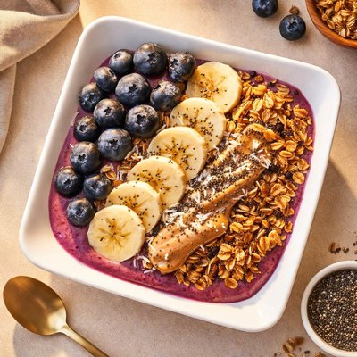 Playa bowl power acai with blueberries