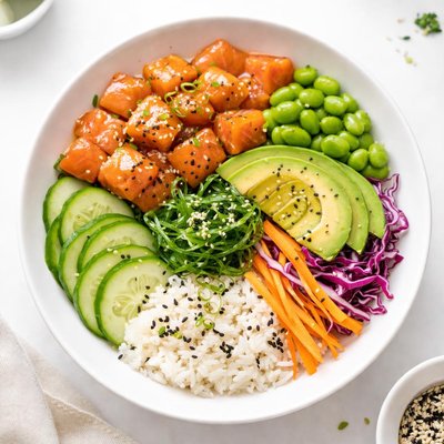 Poke bowl salmon