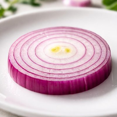 Red onion slice