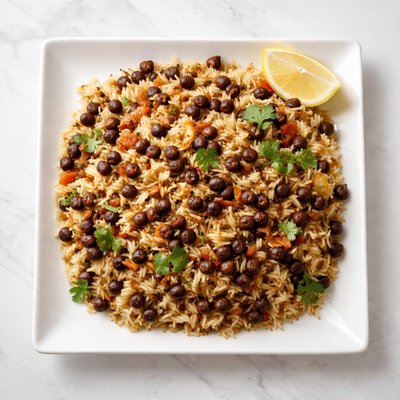 Rice with black chickpeas