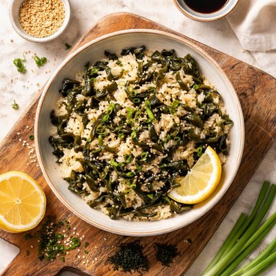 Rice with sea cabbage