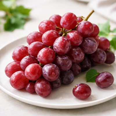 Seedless red grapes