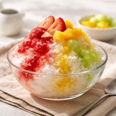 Shaved ice dessert