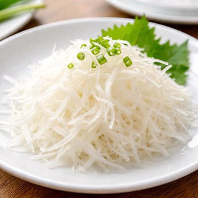 Shredded daikon radish