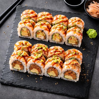 Shrimp and spicy tuna roll