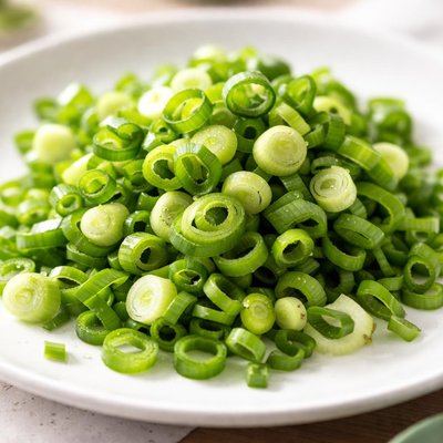Sliced green onions