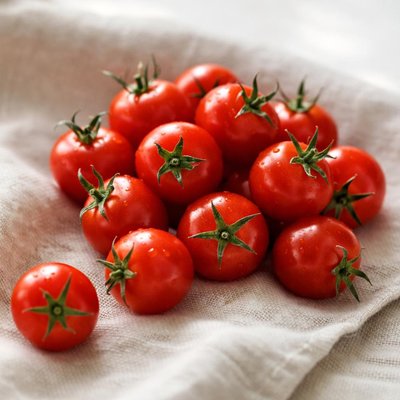 Small red tomatoes