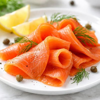 Smoked salmon slices