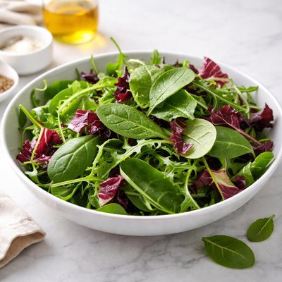 Spinach and spring salad mix