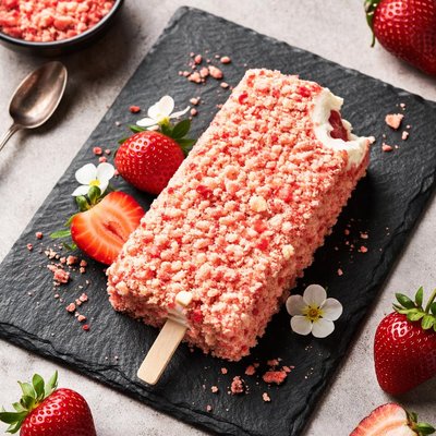 Strawberry shortcake bar