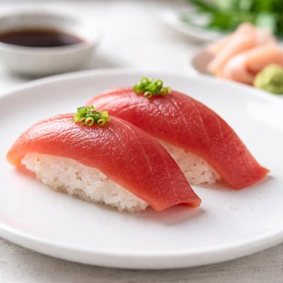 Tuna nigiri