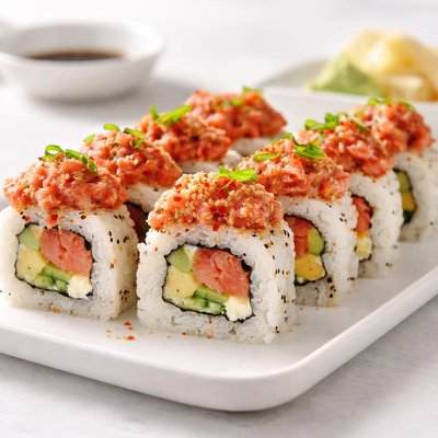 Tuna spicy sushi roll