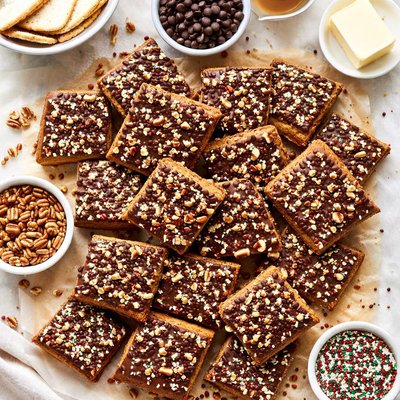Image of 5 Ingredient Cracker Toffee