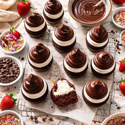 Image of Chocolate Hi Hats Cupcakes