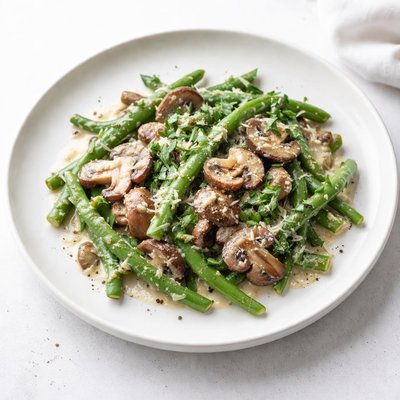 Image of Creamy String Beans and Mushrooms