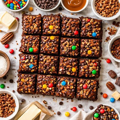 Image of Crowd Winning Brownies