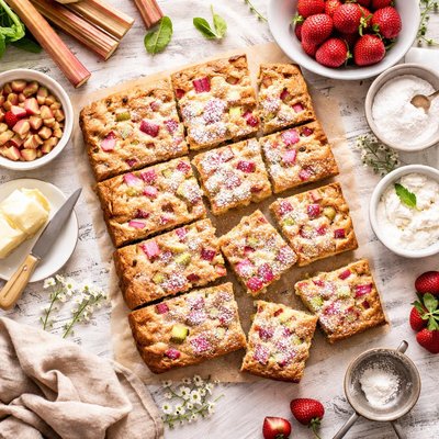 Image of Easy Rhubarb Cake