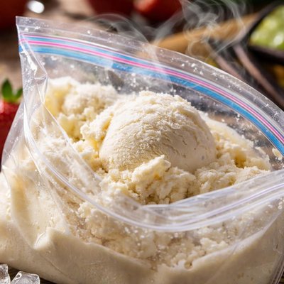 Image of Ice Cream in a Ziplock Bag