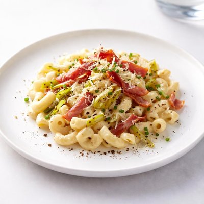 Image of Macaroni with Gruyere Cheese Serrano Ham and Leeks Recipe