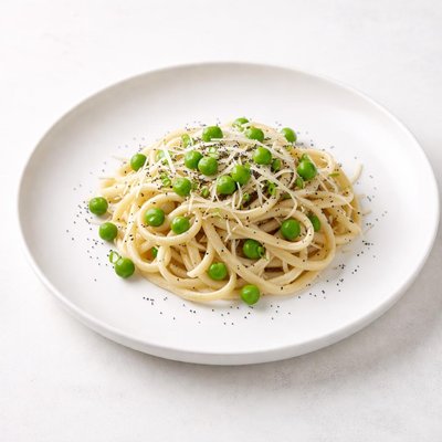 Image of Noodles with Poppy Seeds Peas