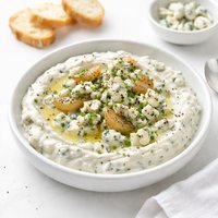 Blue Cheese and Roasted Garlic Dip Spread