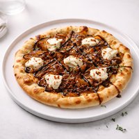 Caramelized Onion and Goat Cheese Pizza