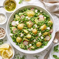 Nye Kartofler Og Rte Salat Pea and New Potato Salad