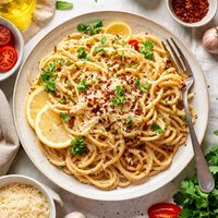 Pasta with Spicy Garlic Cream Sauce
