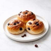 Raisin Buns
