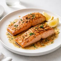 Salmon Fillets Bathed in Garlic