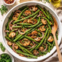 Sauted Green Beans with Mushrooms and Onion