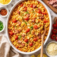 Spicy Ham and Tomato Macaroni and Cheese Casserole