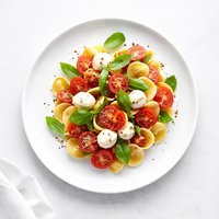 Tomato Mozzarella Pasta Salad